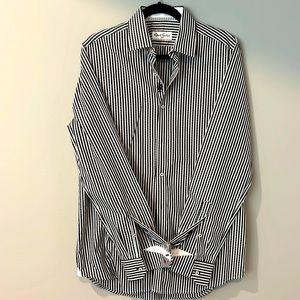 Robert Graham men’s cotton button down w matching cuffs and collar. Size 39/15.5